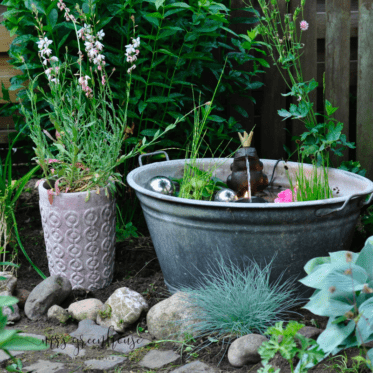 Romantischer Mini-Teich - ein Garten DIY auf mrsgreenhouse.de