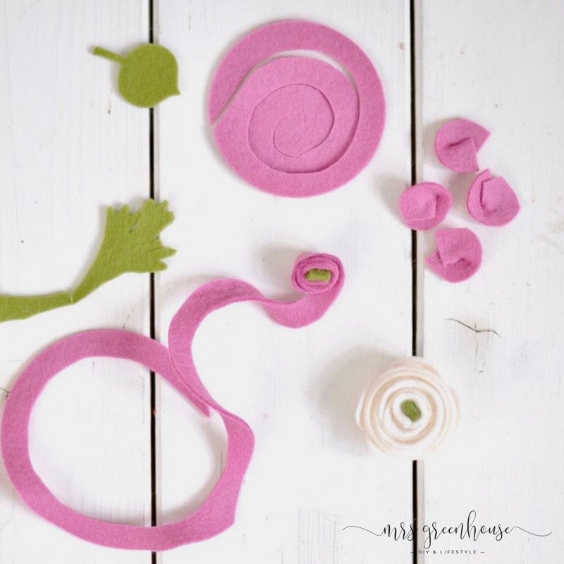 Ranunkelblüten-Kranz aus Filz - ein Frühlings-DIY