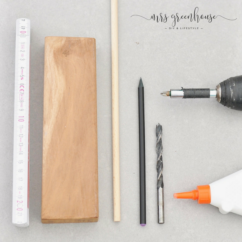 DIY Garnrollenhalter aus Holzresten