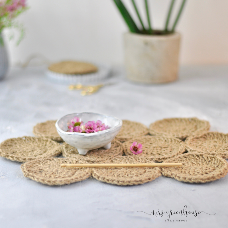 Tischset aus Paketschnur gehäkelt