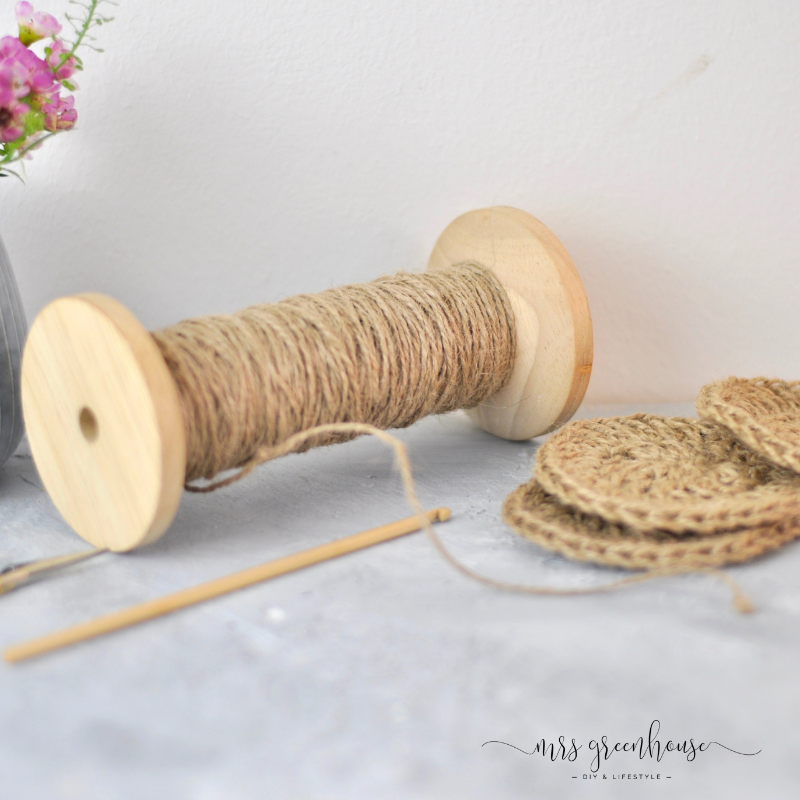 Tischset aus Paketschnur gehäkelt