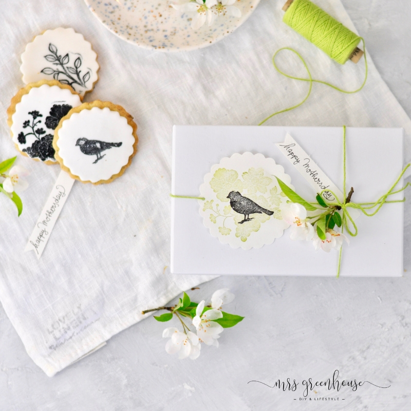 bestempelte Kekse in der Schachtel 