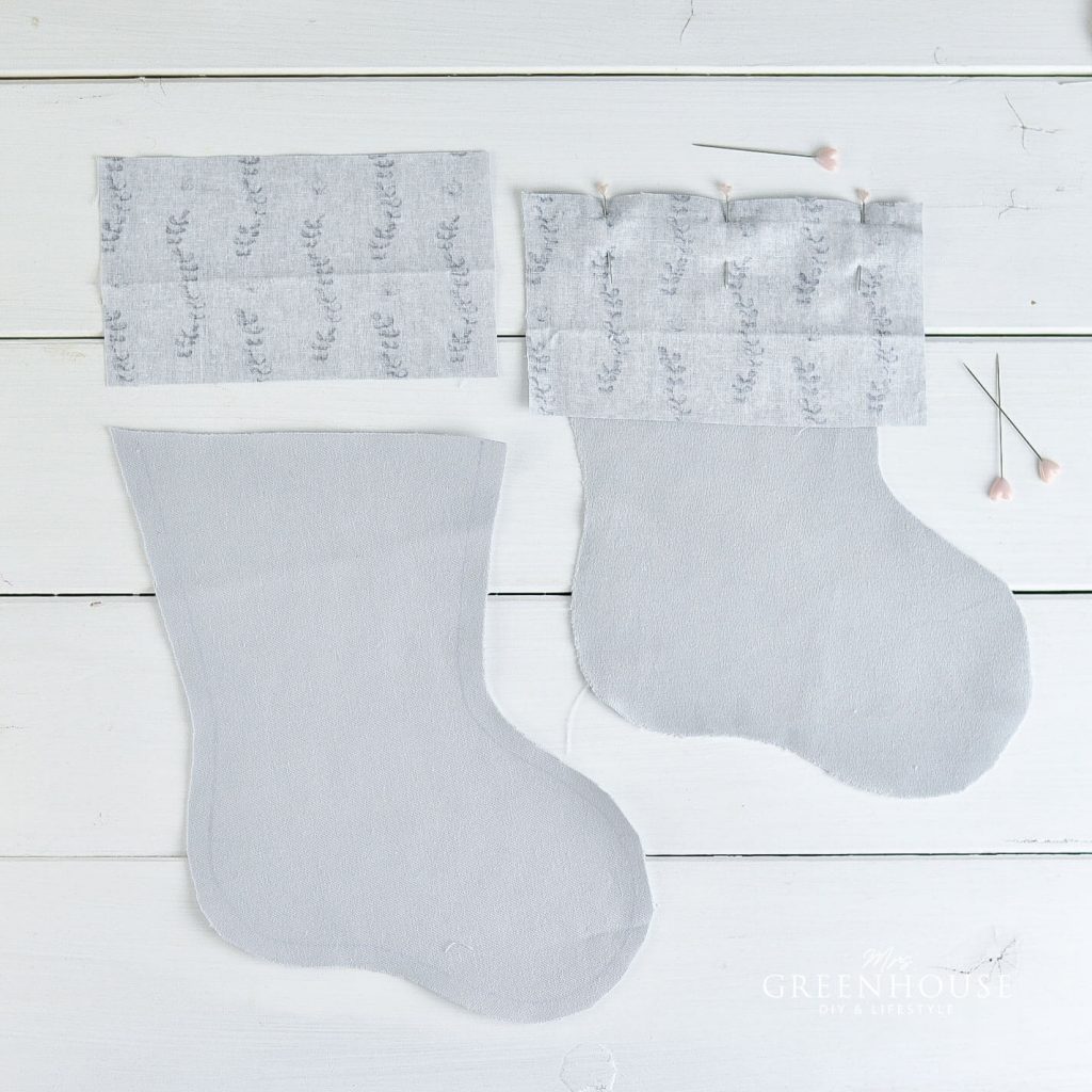 Nikolausstiefel nähen aus feinem Samt - mit kostenloser Vorlage