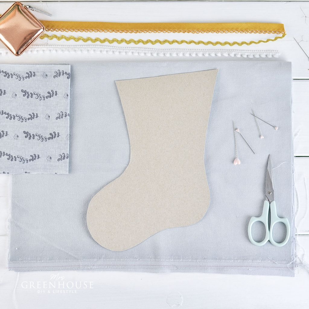 Nikolausstiefel nähen aus feinem Samt - mit kostenloser Vorlage