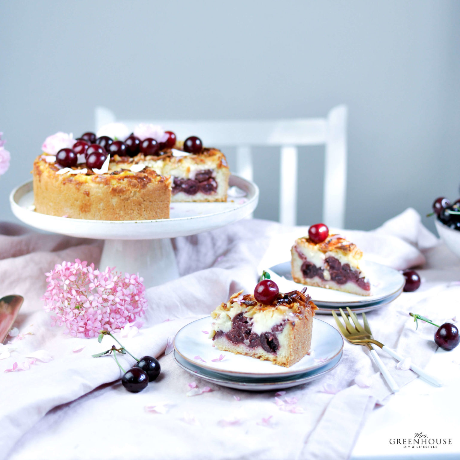 Kirschkuchen mit Pudding und Mandelsplitter Rezept