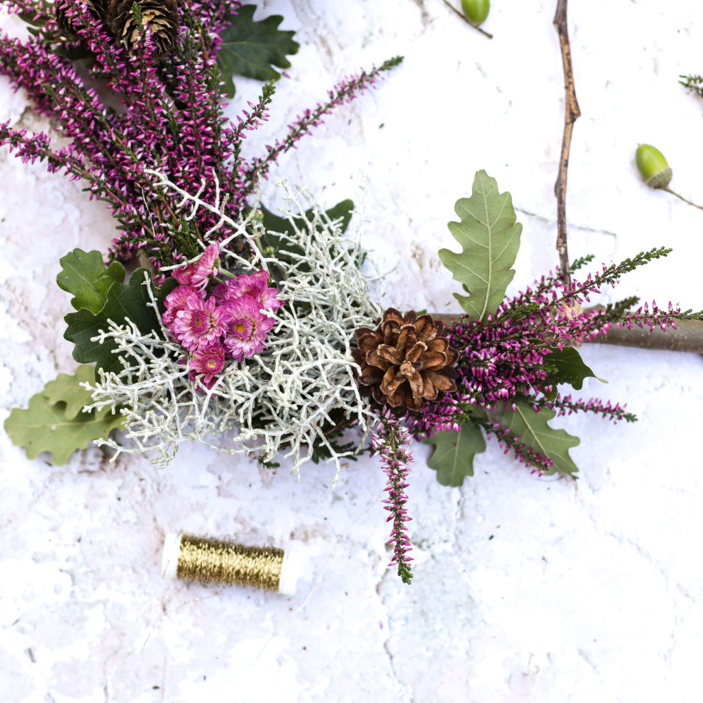 Holzrahmen mit Blumendeko