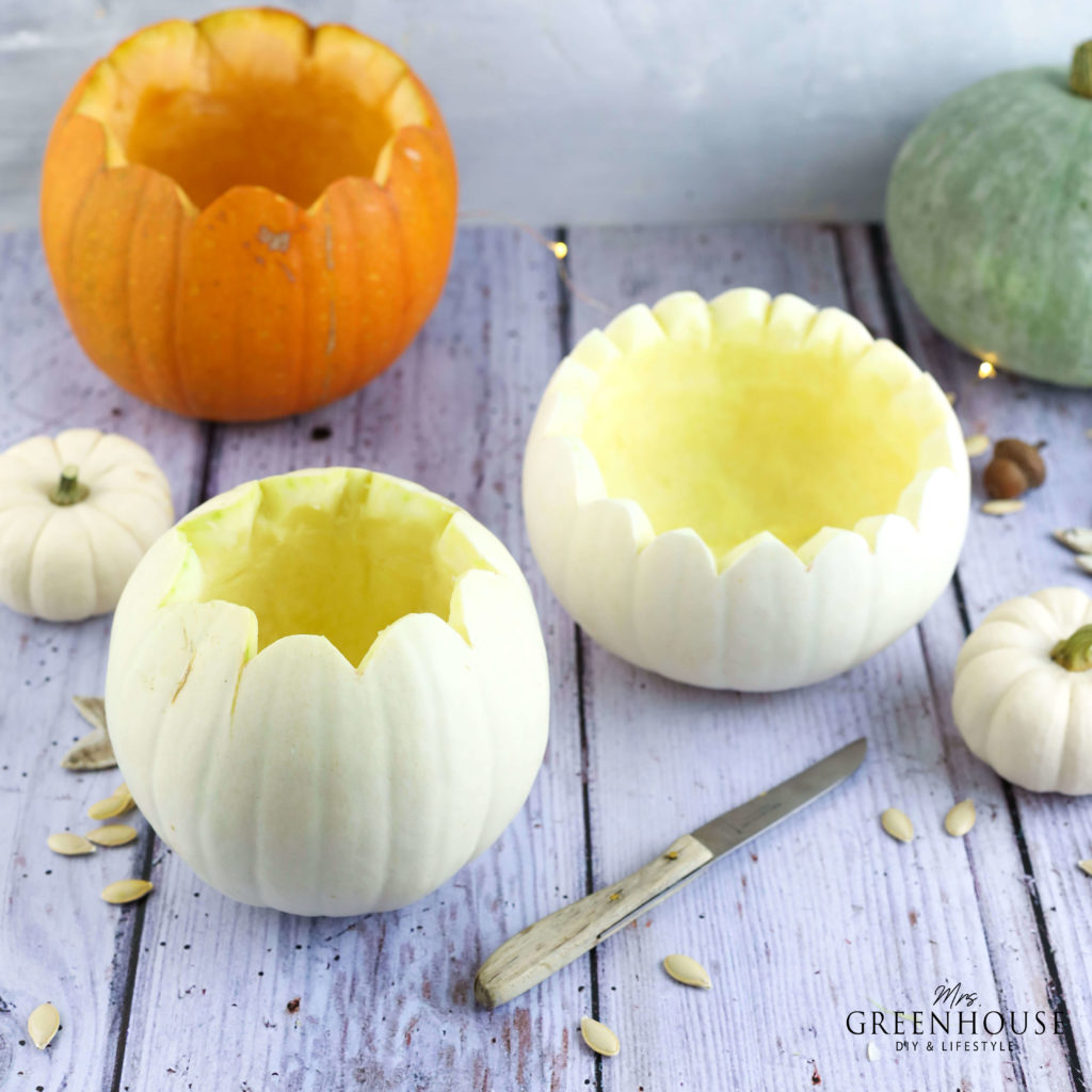 Kürbisse schnitzen mit Lochmuster