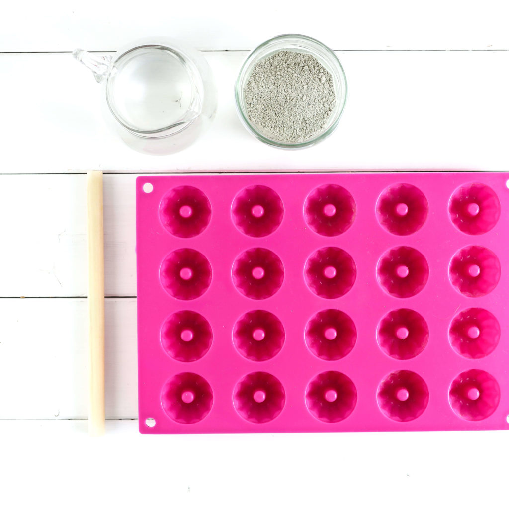 kleine Kerzenständer aus aus Beton gießen