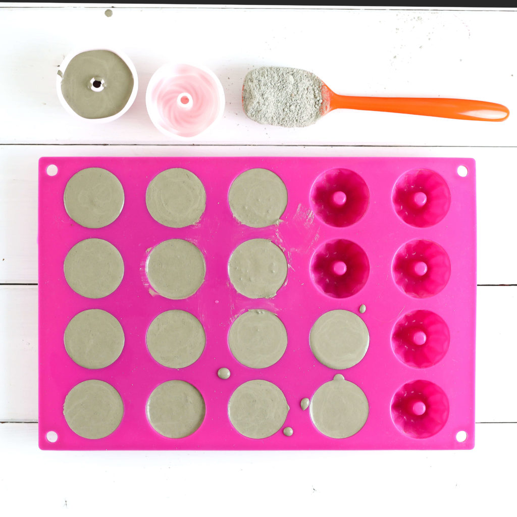 Kleine Kerzenständer aus Beton gießen