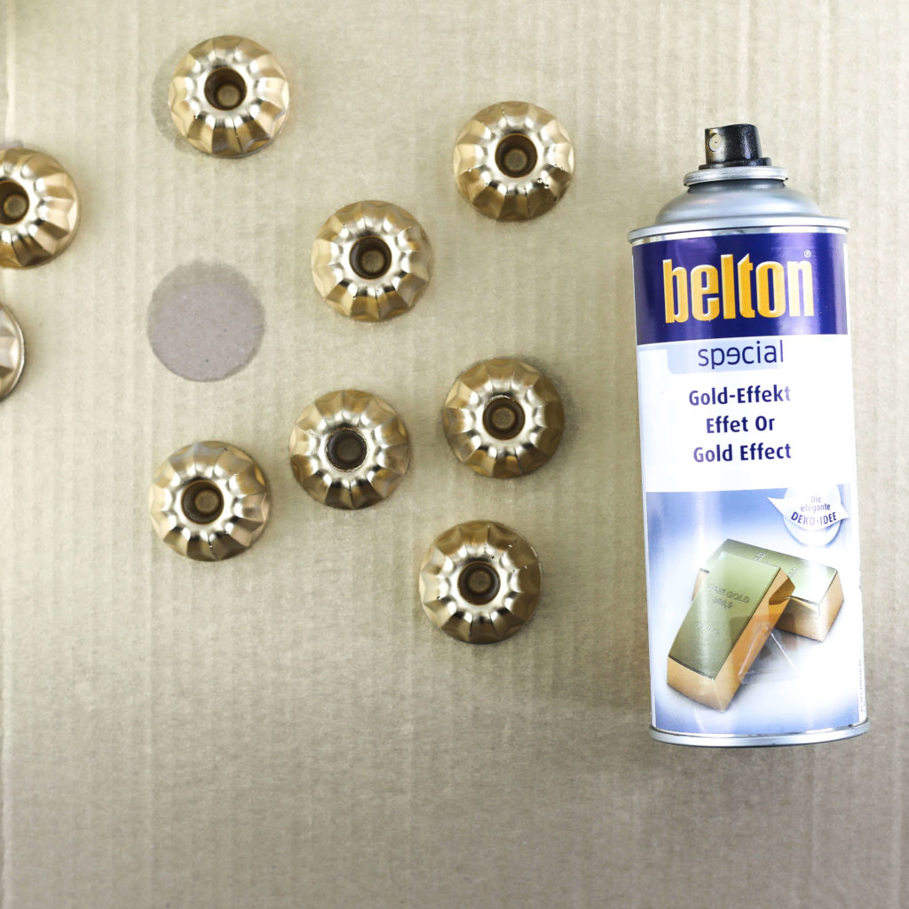 Beton Kerzenständer mit Goldlack besprühen