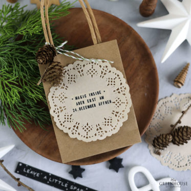 Geschenke mit Stempeln verzieren