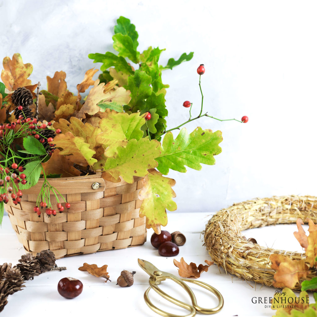 Naturmaterialien zum Kranz binden