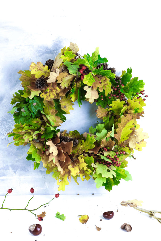 Kranz aus Naturmaterialien binden