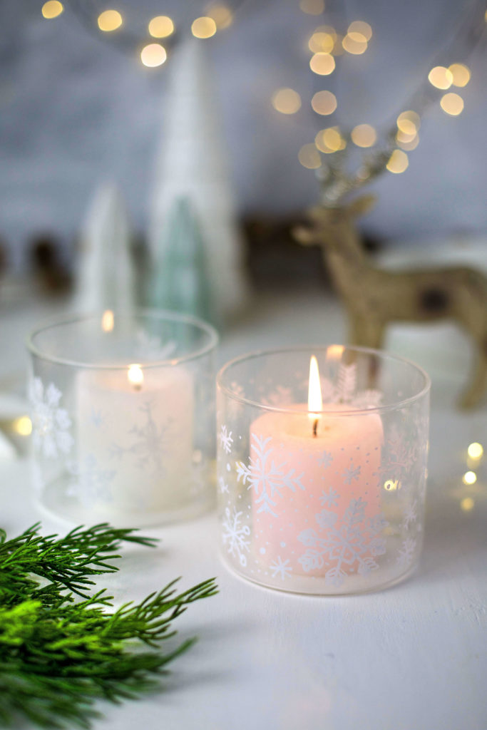 Gläser mit Eiskristallen bemalen