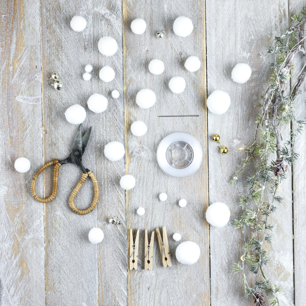 Material für Adventskalender mit kleinen Schneeflocken 