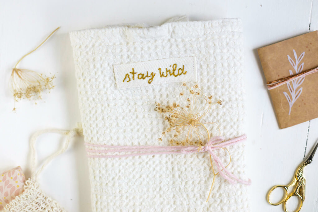 bestickte Handtücher