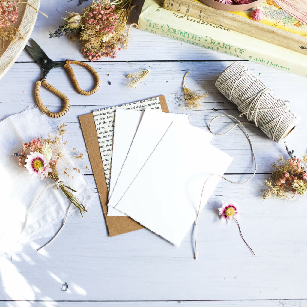 Material für Karten mit Trockenblumen