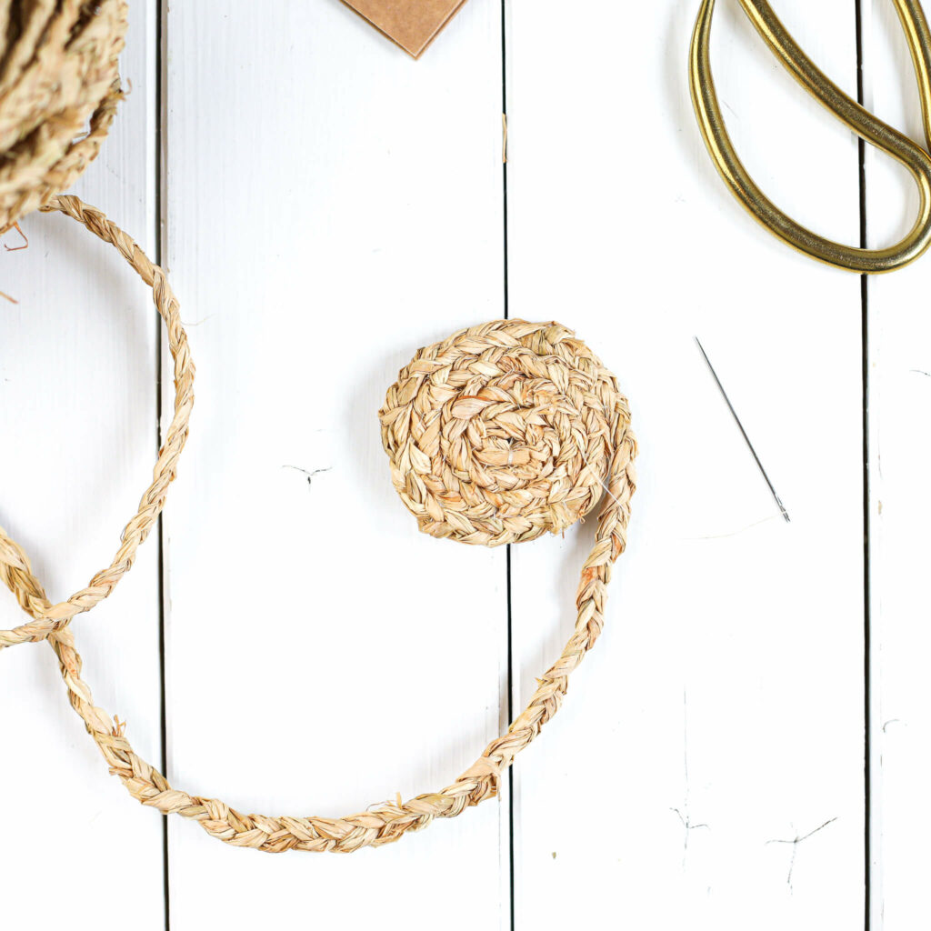 Naturbastband zusammennähen