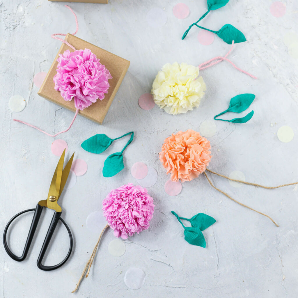Papierblumen aus Krepp Papier