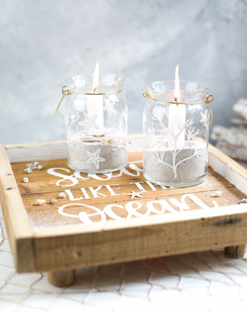 Tablett im Beach House style und Windlichter