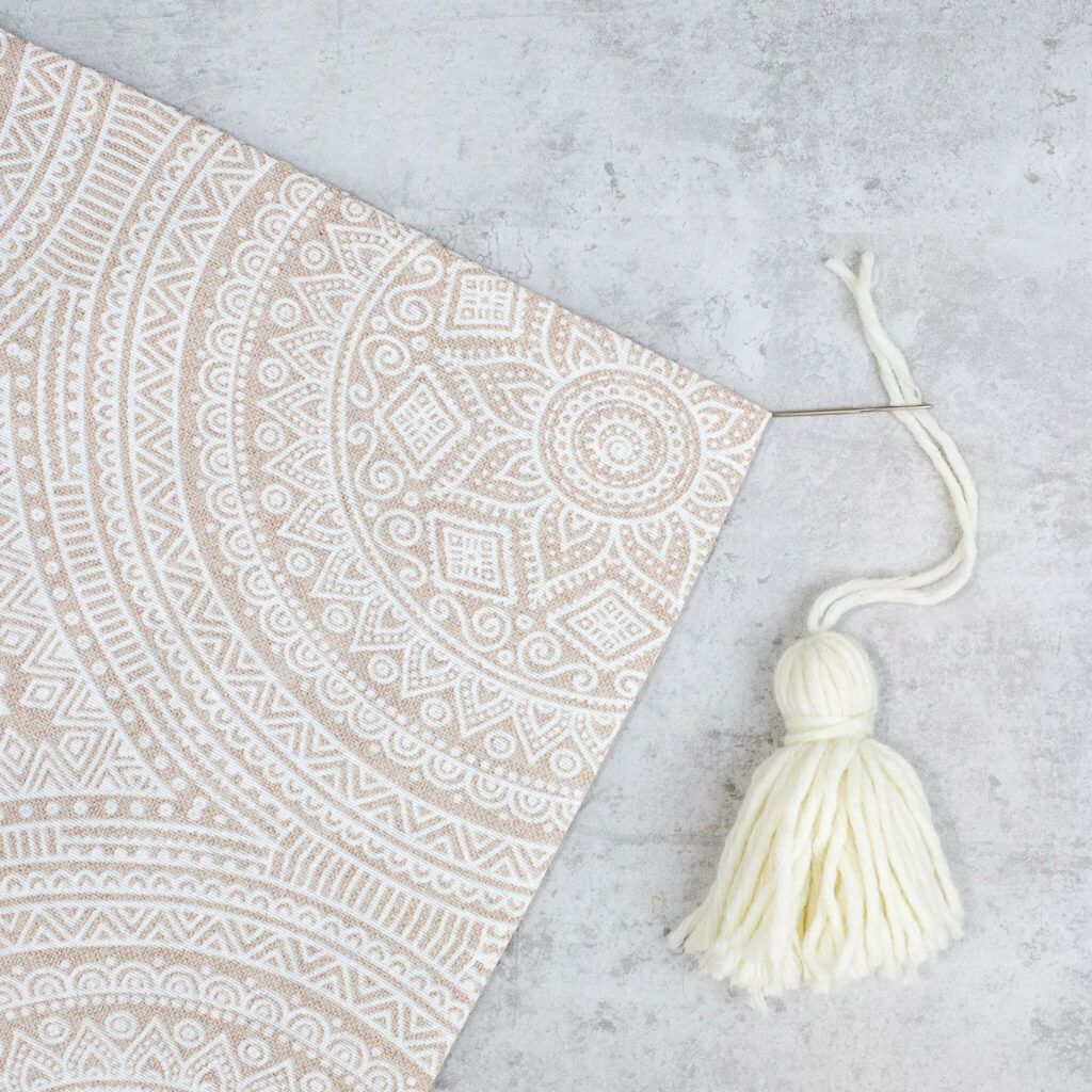 Troddel an Boho Kissen nähen