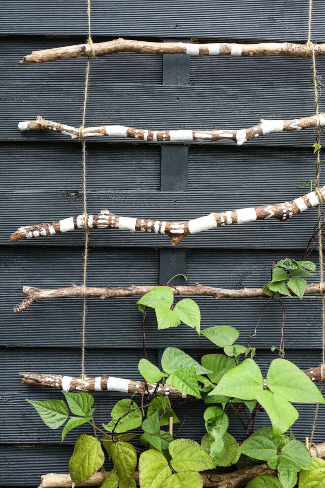 Rankhilfe aus Ästen im Boho Look selber machen ein Garten DIY