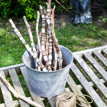 Rankhilfe aus Ästen selber machen