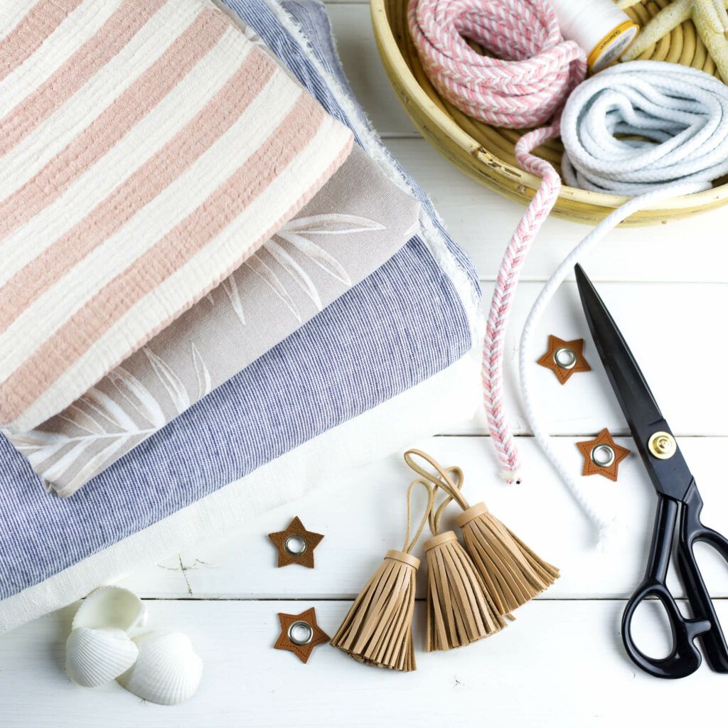 Material zum Nähen von Briefecken für Servietten und Tischdecke