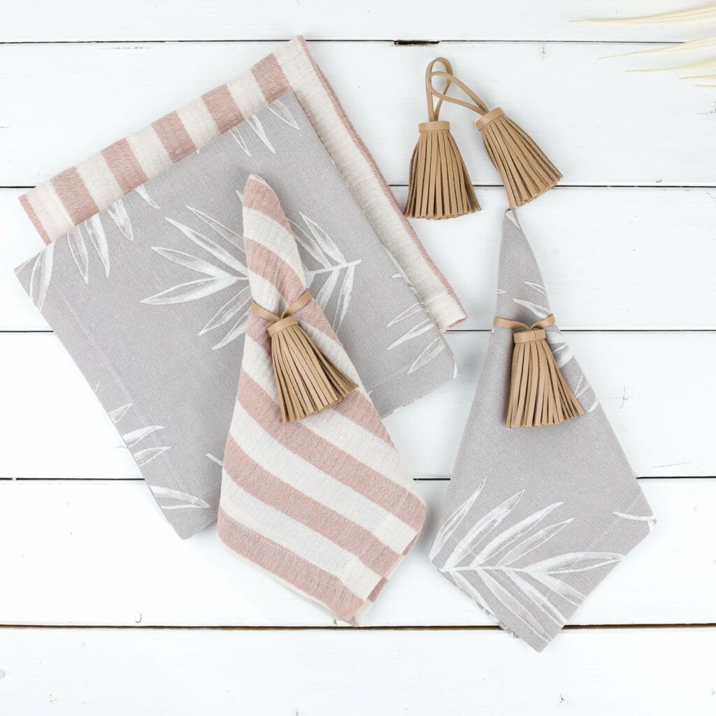 Quasten als Serviettenringe