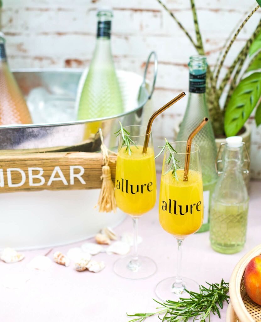 Min strandbar in der Zinkwanne und ein Bellini mit Allure secco