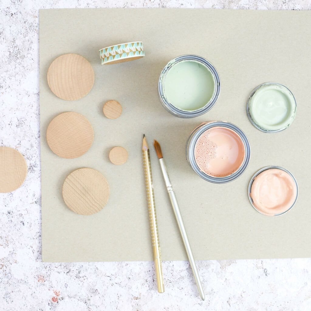 Holzmagnete anmalen für Pizzablech Magnetboard