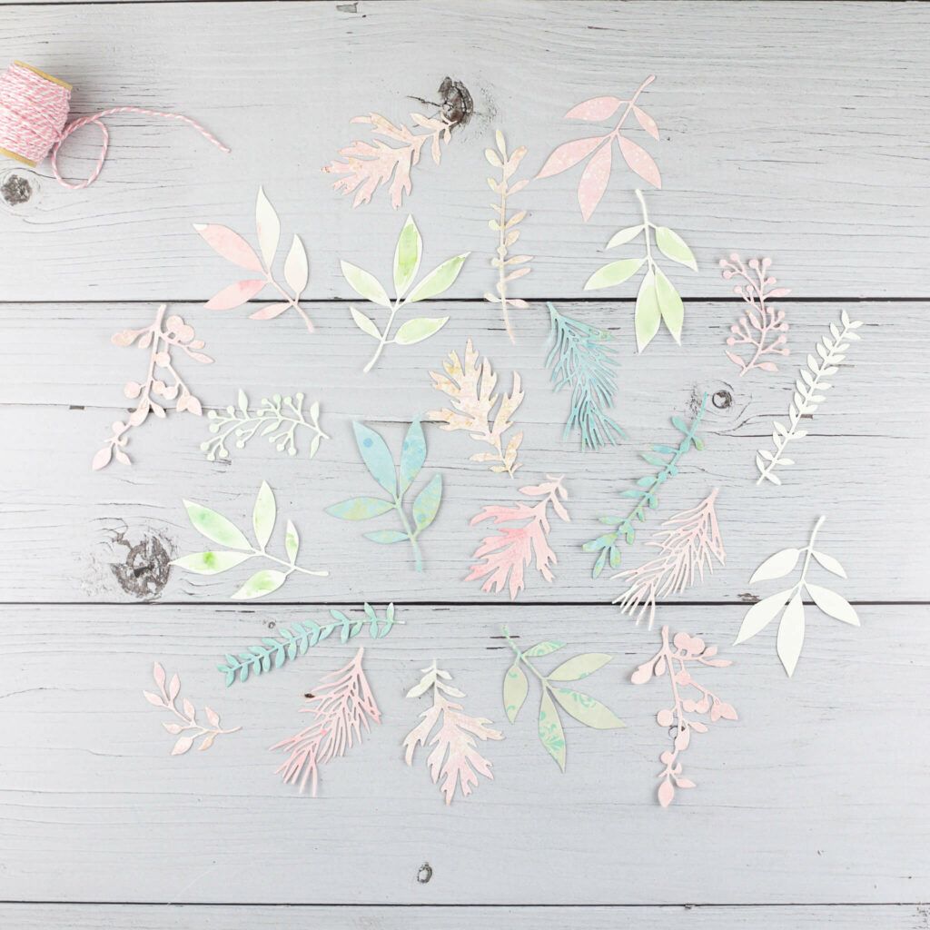 Blätter aus Papier mit der Sizzix Stanzmaschine ausstanzen