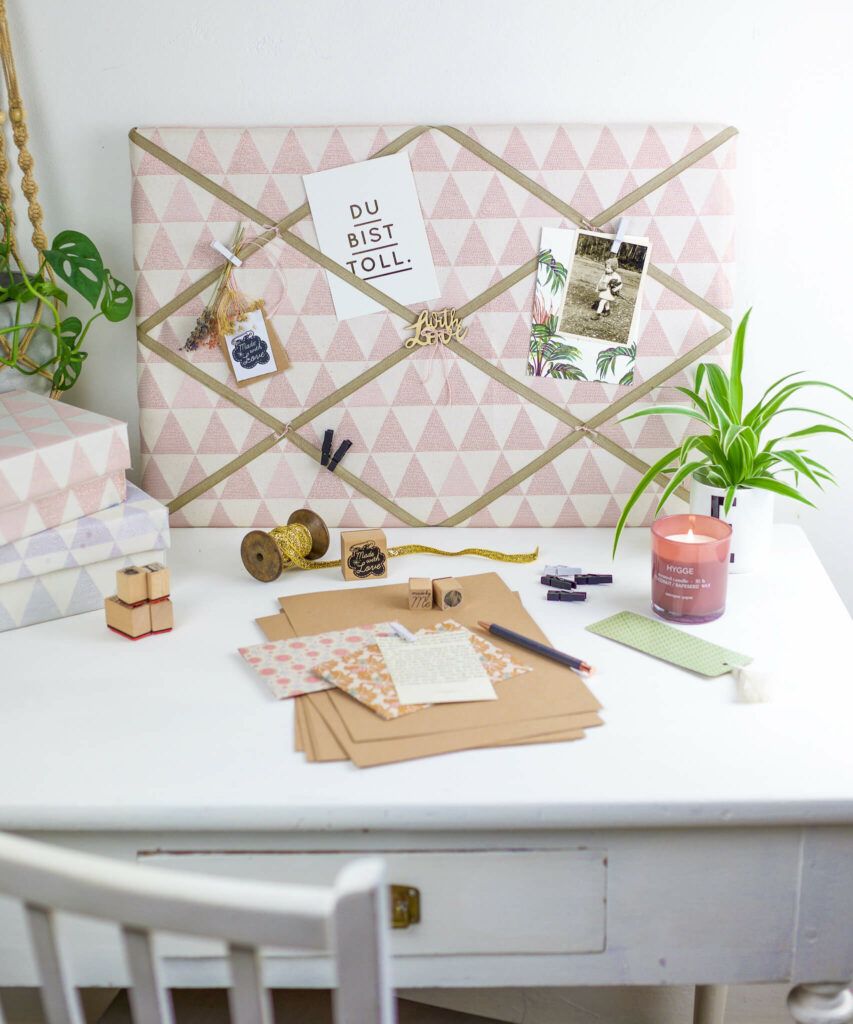 Memoboard aus Stoff und Karton mit Stoff beziehen