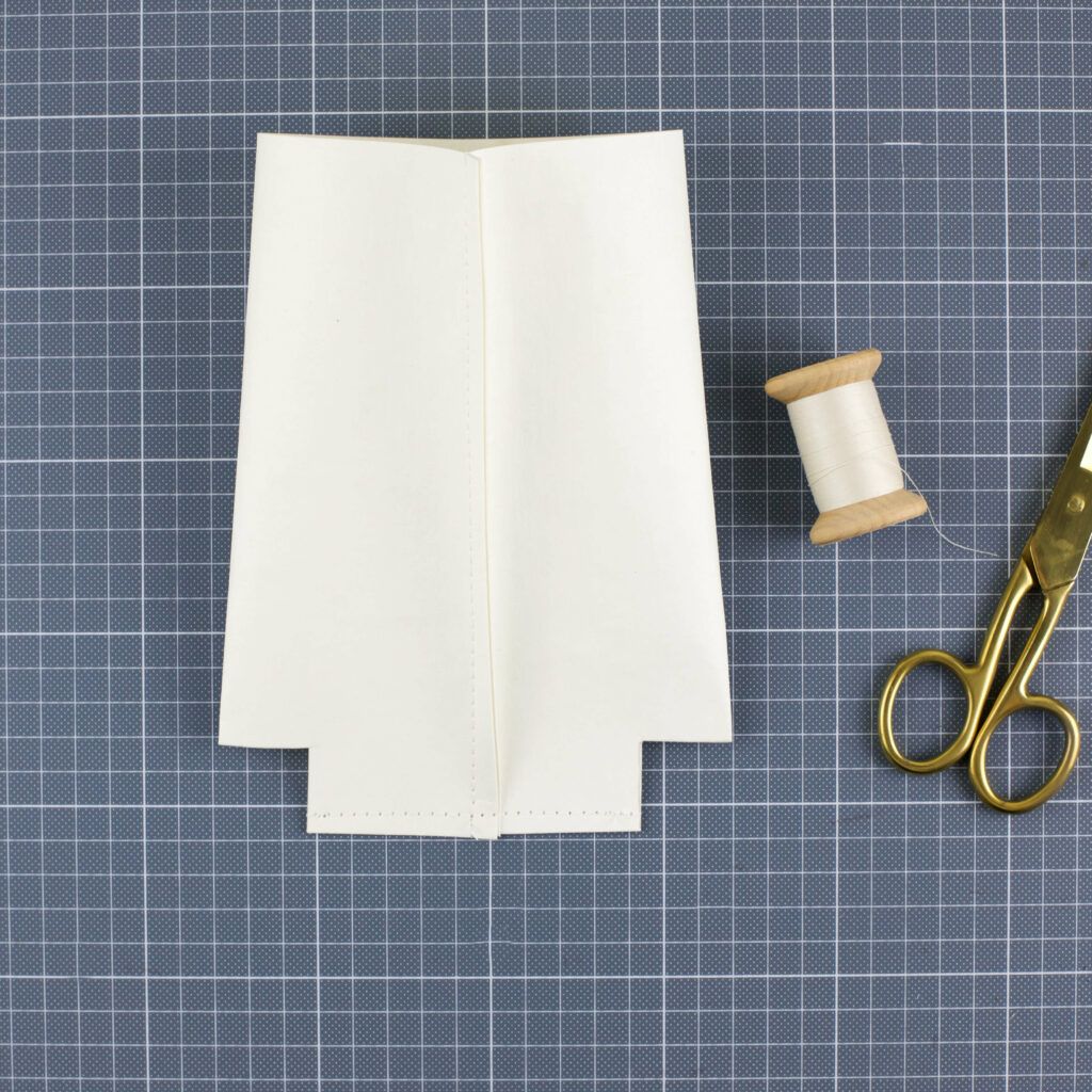 links und rechts kleine Quadrate ausschneiden