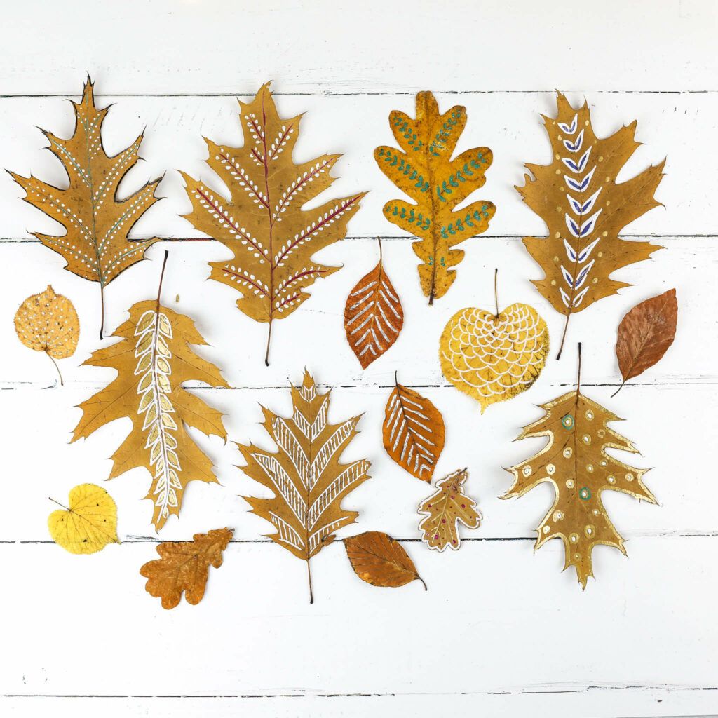 Blätter mit Lackmarkern bemalen