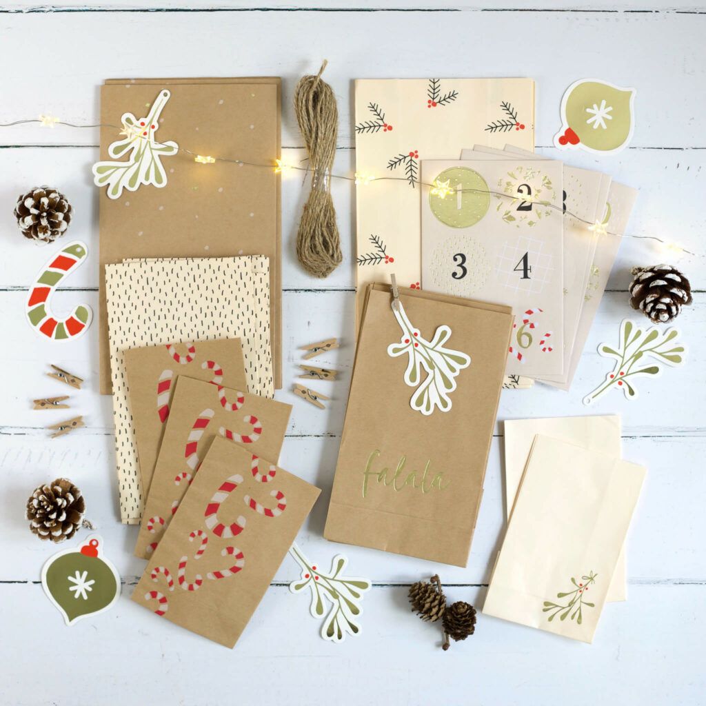 Adventskalender aus Holz mit Alpenpanorama