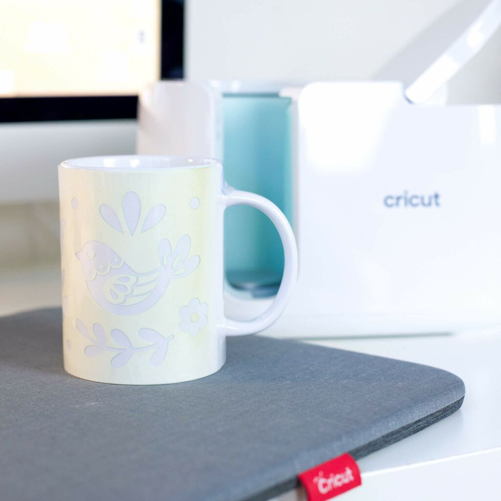 Tasse mit der Tassenpresse von Cricut bedrucken