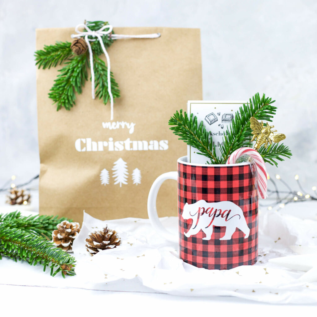 Tassen mit der Tassenpresse mit Motiv designen