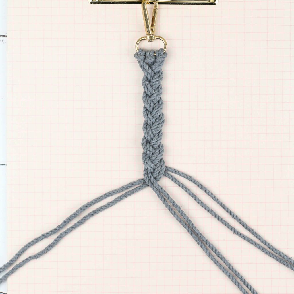 Bänder für Schlüsselanhänger flechten