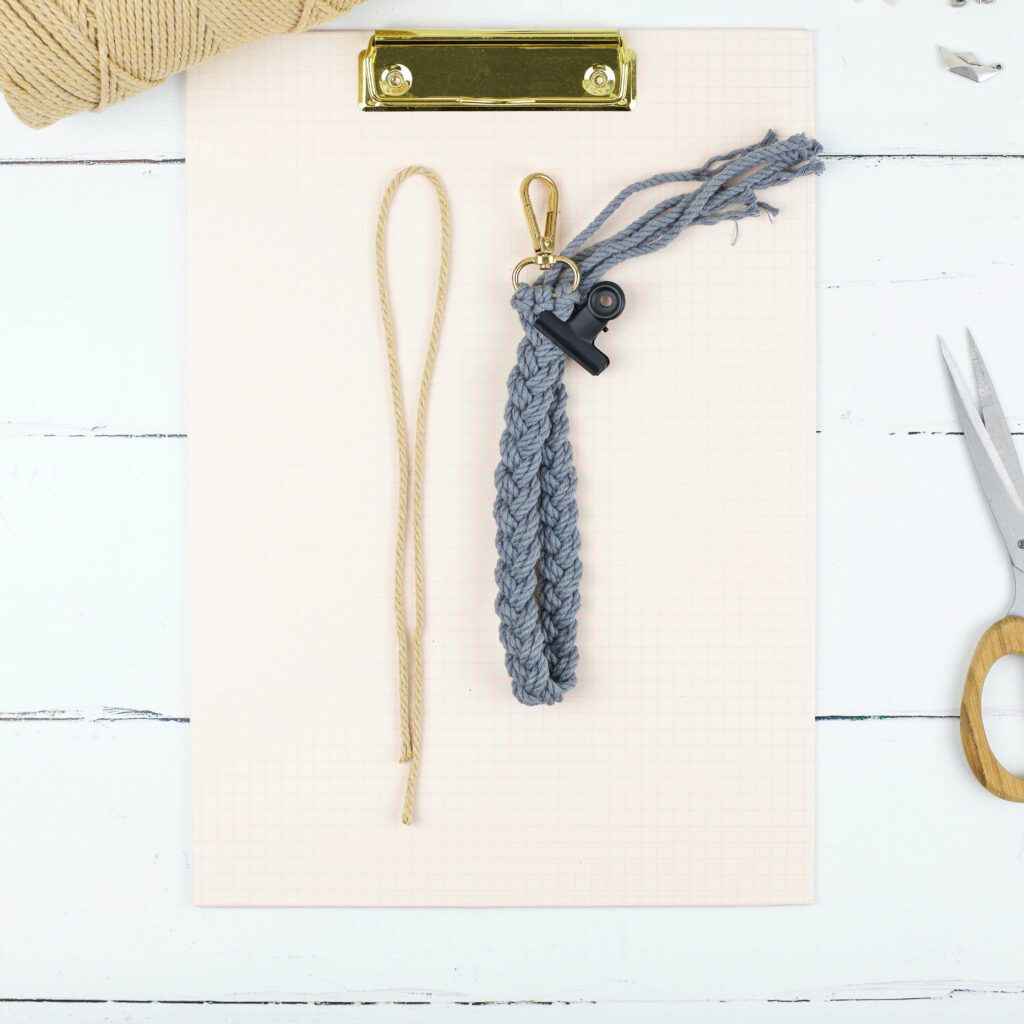 geflochtener Schlüsselanhänger