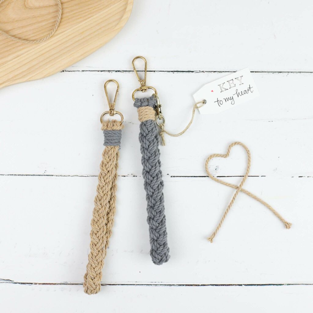 geflochtener Schlüsselanhänger