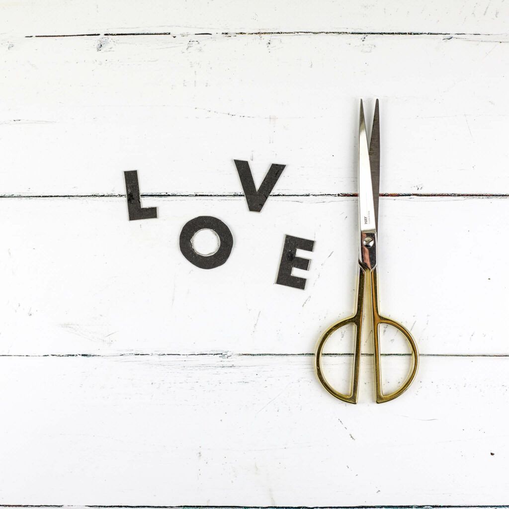 Buchstaben ausschneiden 