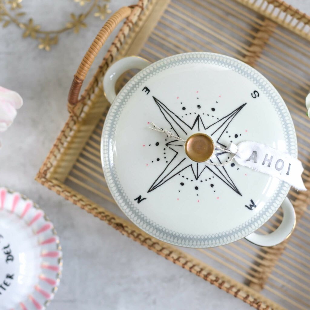 Suppenterrine mit Porzellanstiften von edding bemalen