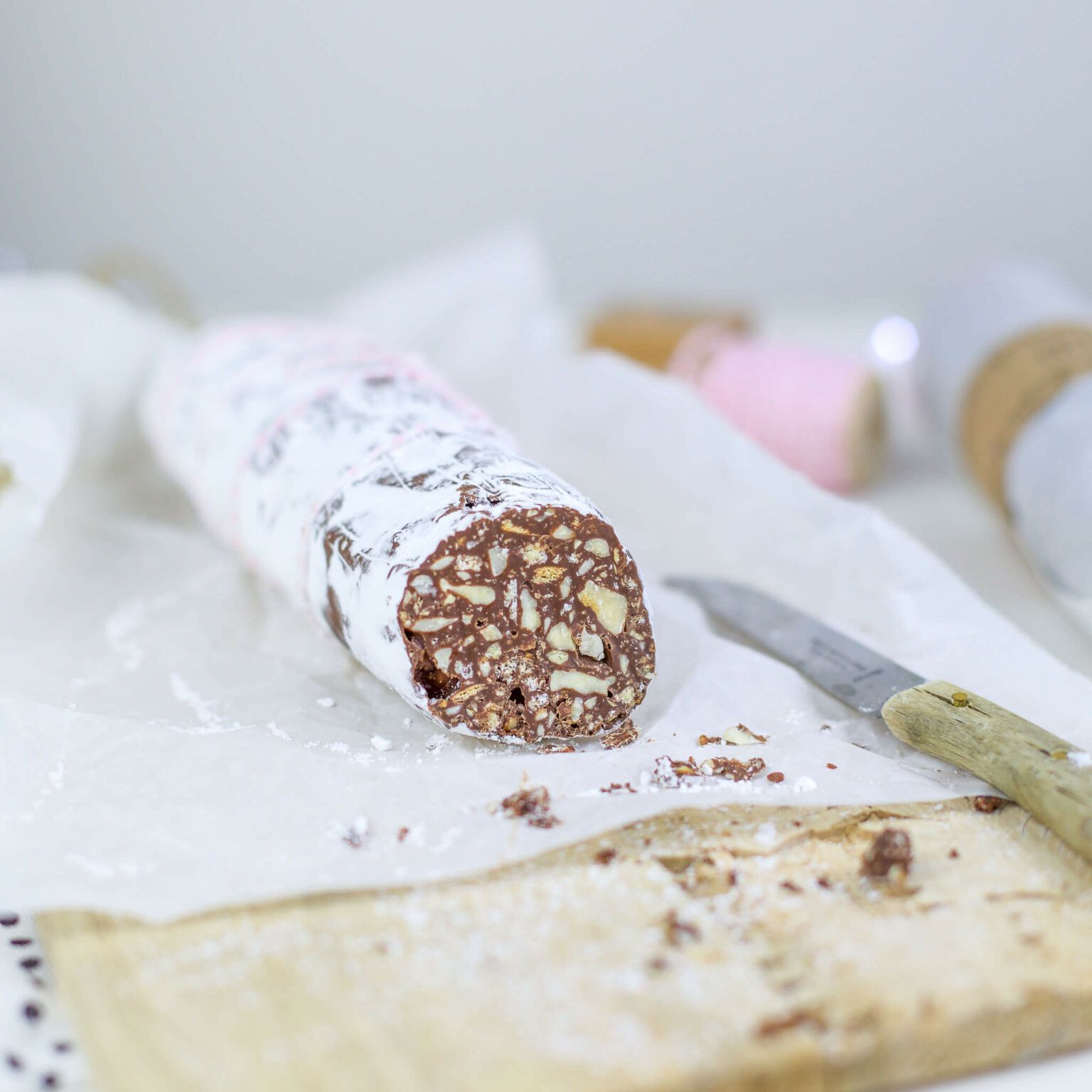 Schokoladen Salami als Geschenidee selber machen