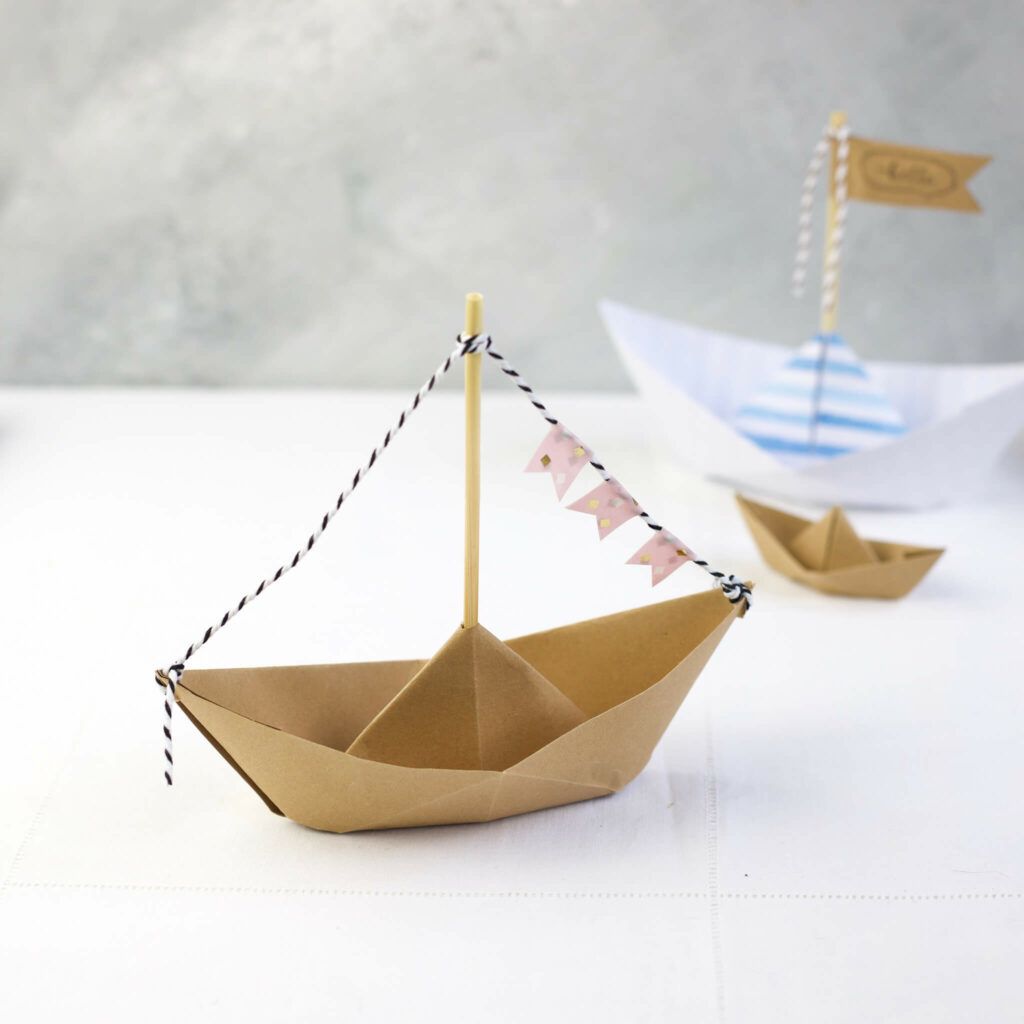 Papierboot mit kleiner Girlande für Konfirmation oder Taufe