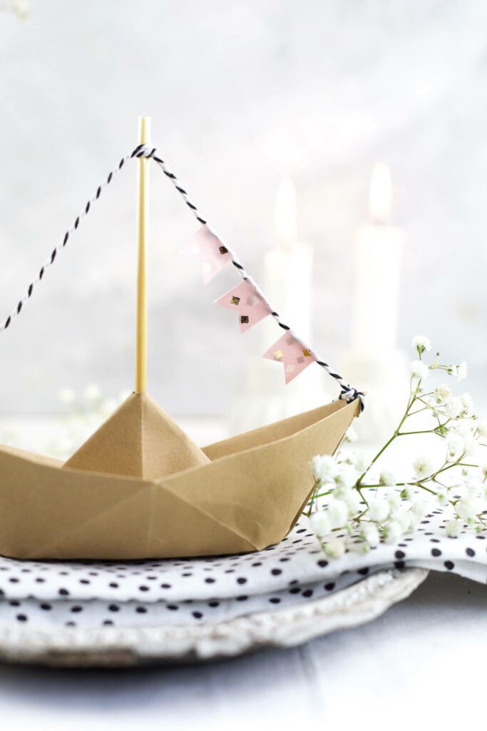 Papierboote falten mit Anleitung