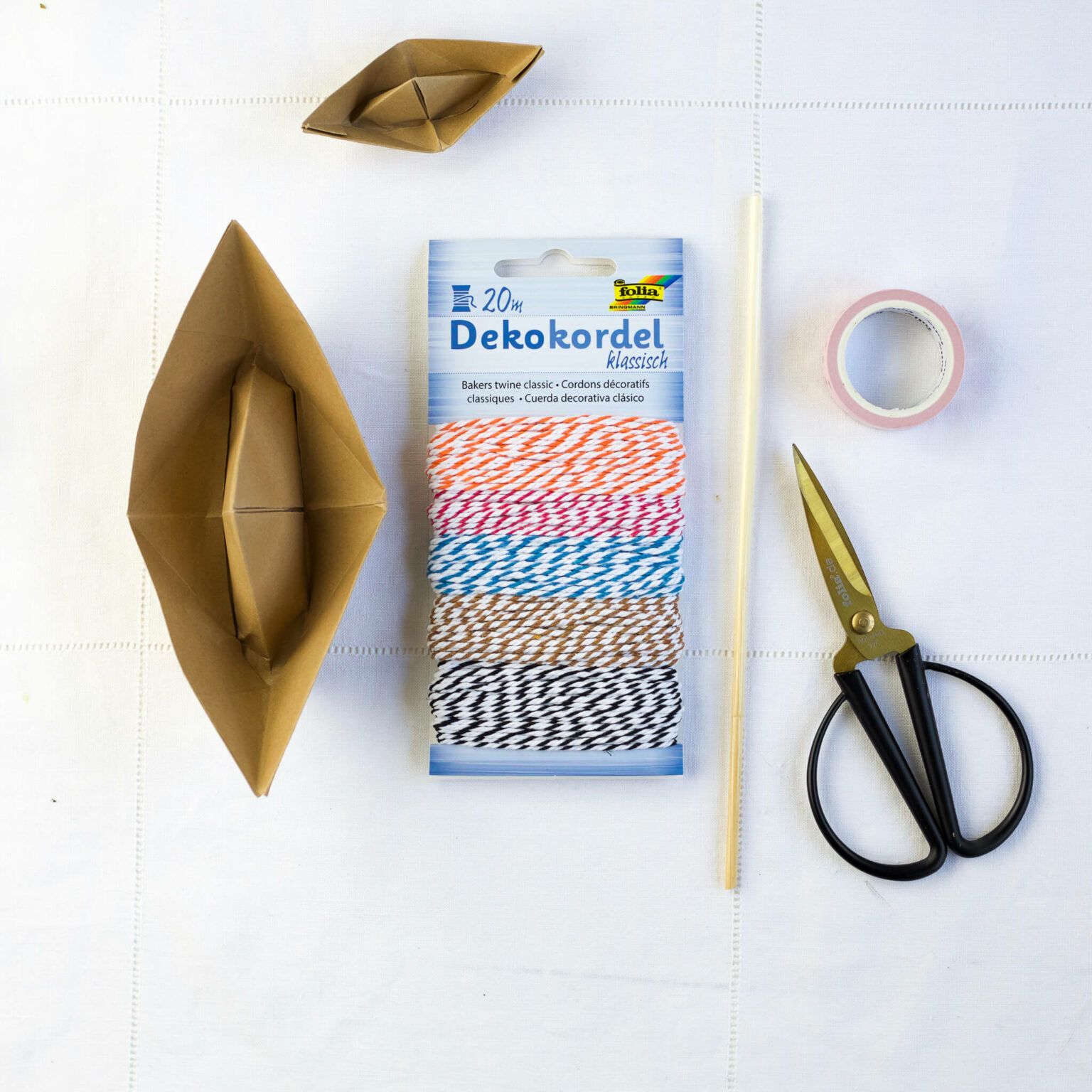 Papierboote falten als Tischdekoration mit Anleitung