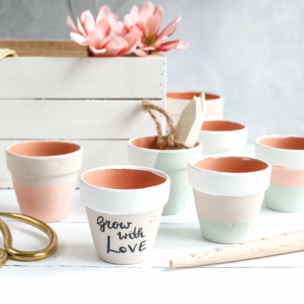 Tontöpfe mit Kreidelack bemalen