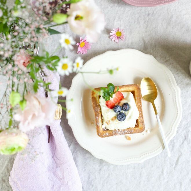 Cheesecake Dessert im Waffelbecher