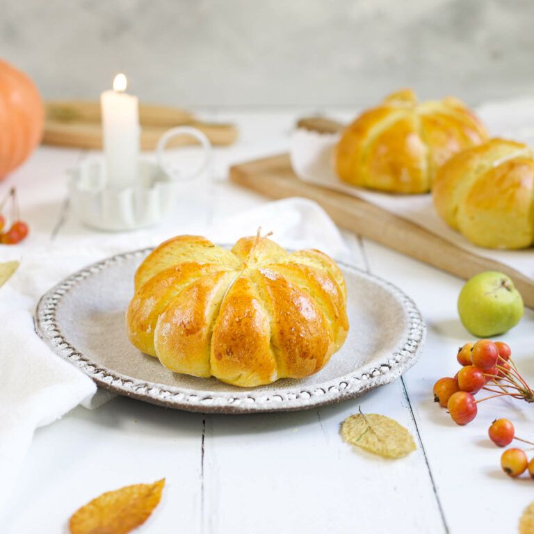 Kürbisbrötchen Rezept mit Hefe selber backen Kürbisbrötchen Rezept mit Hefe selber backen